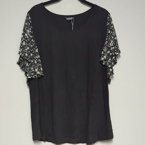 BloomChic Tops - BloomChic Black and White Ruffled Boxy Blouse